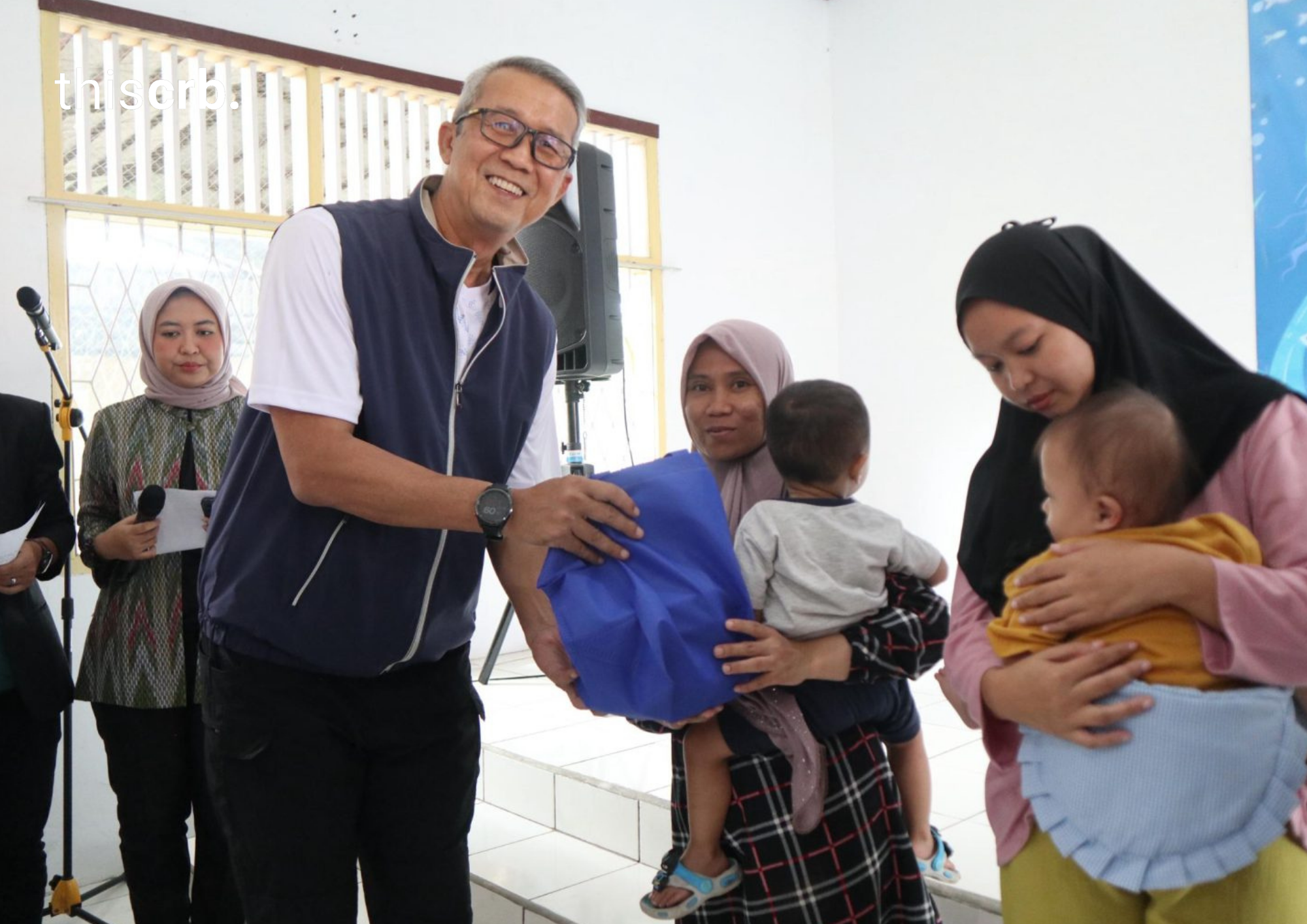 Lawan Stunting Bareng! Pemkot Cirebon Tebar Ribuan Ikan dan Ajak Warga Gemar Makan Ikan