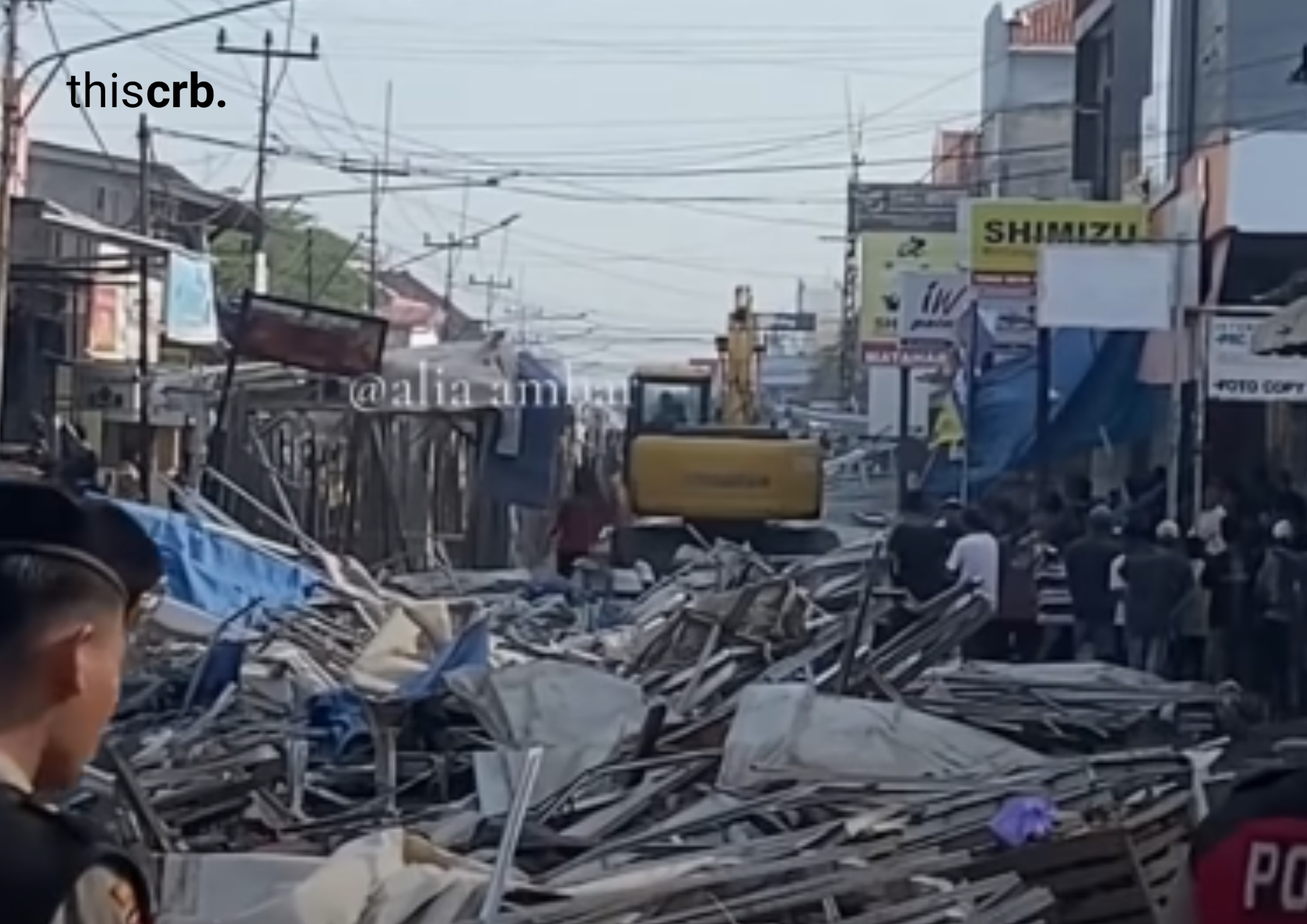 Pasar Darurat Jungjang Cirebon Dibongkar, Lapak-lapak Pedagang Diratakan Alat Berat