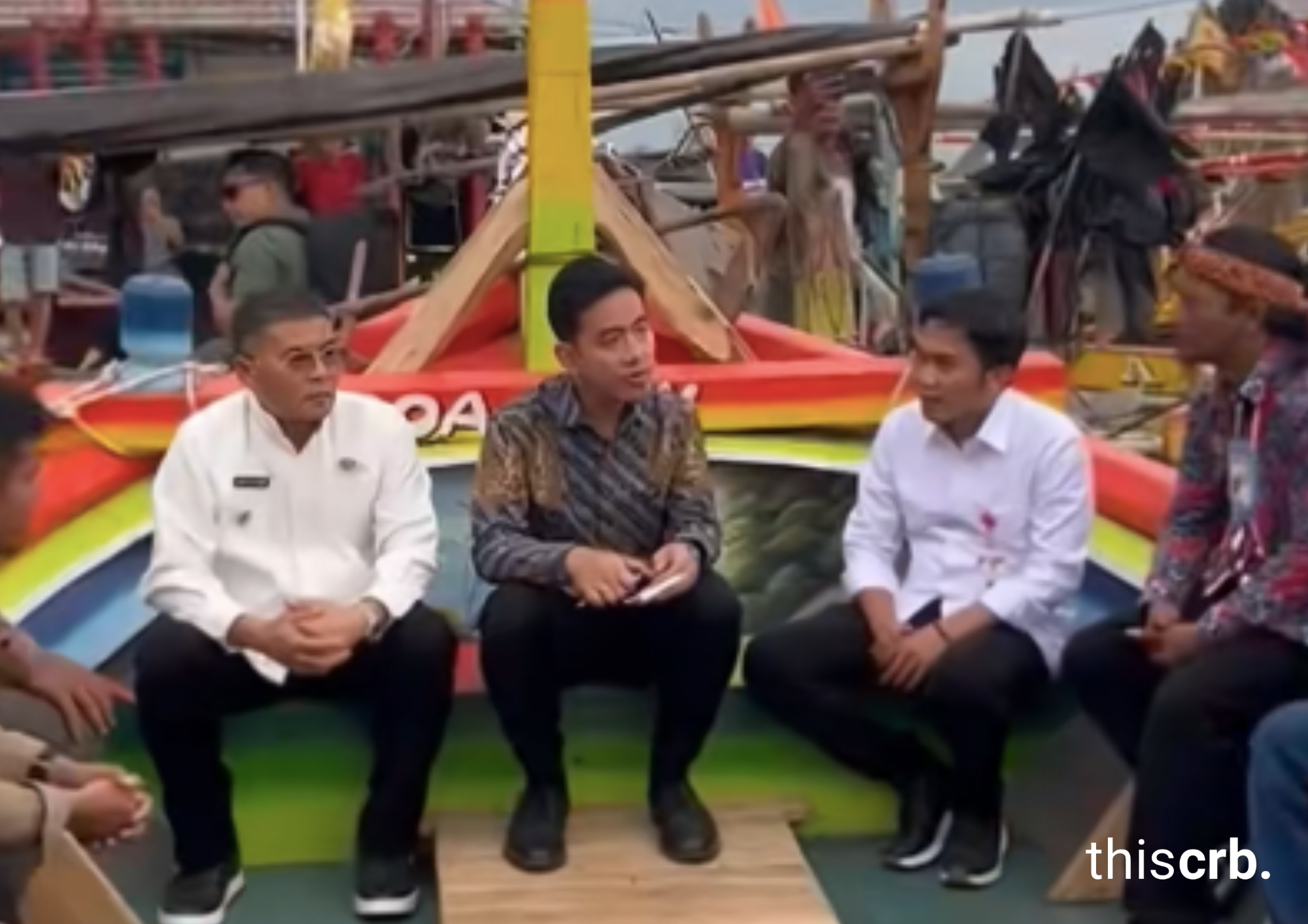 Gibran Disambut Meriah di Kampung Nelayan Citemu, Warga Sampaikan Keluh Kesah Soal Sungai dan Utang ke Tengkulak