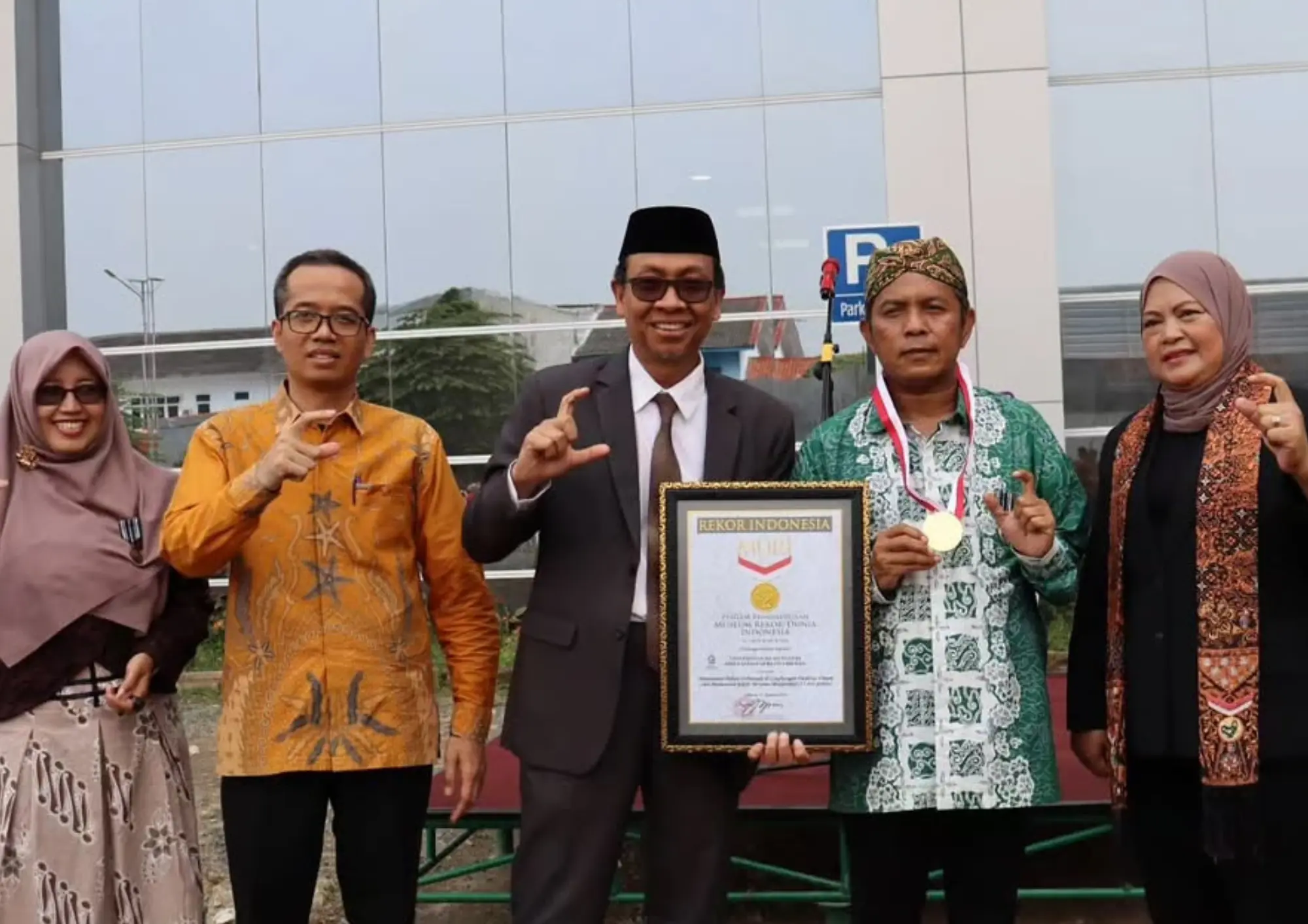 UIN Cirebon Raih Rekor MURI Lewat Penanaman 17.845 Pohon