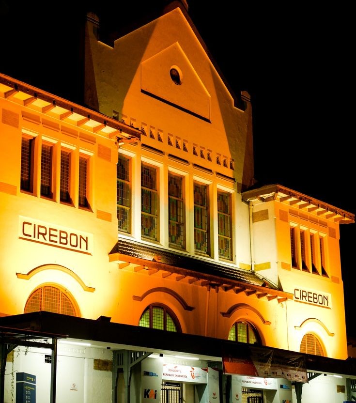 Rekomendasi Wisata Cirebon Dekat Stasiun